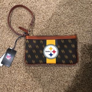 NWT Dooney & Bourke Steelers wristlet